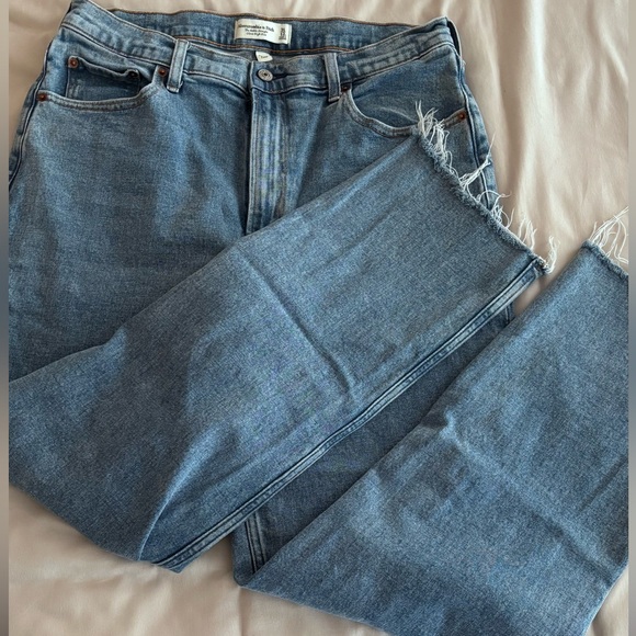 Abercrombie and Fitch Curve Love Ultra High Rise Ankle Straight Jean -  31 Long - Picture 4 of 6